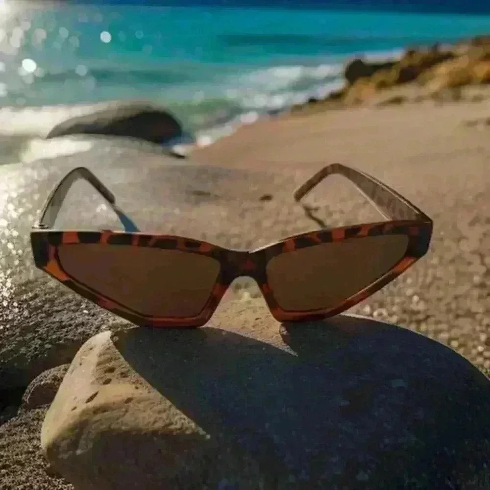 Unique Animal Print Sunglasses - Picture 2 of 4